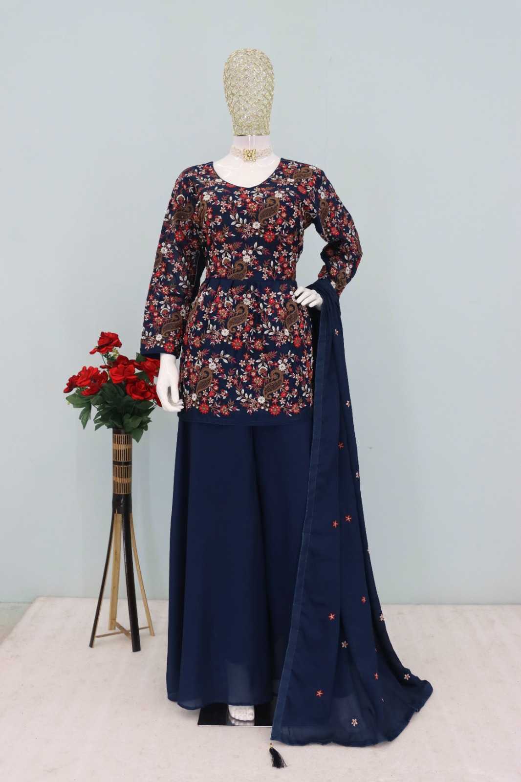 Chinon Ladies Suit