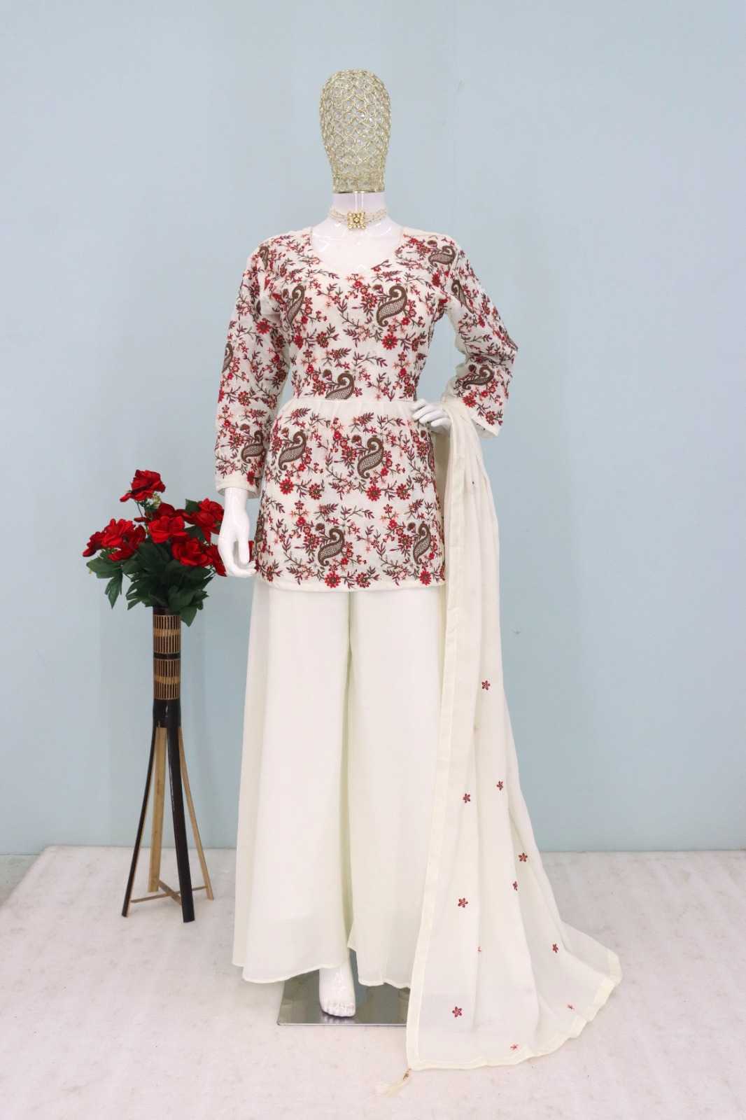 Chinon Ladies Suit