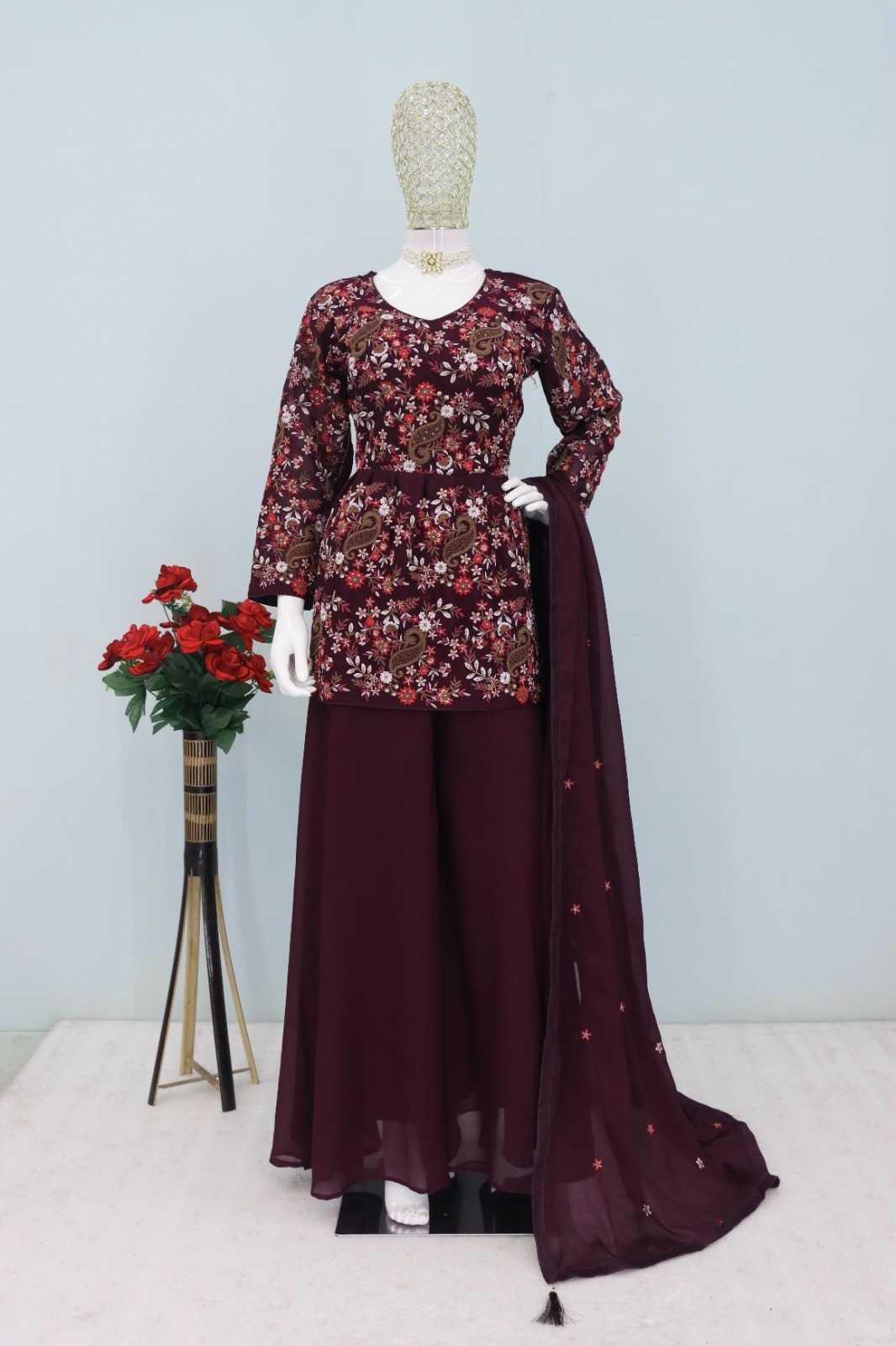 Chinon Ladies Suit