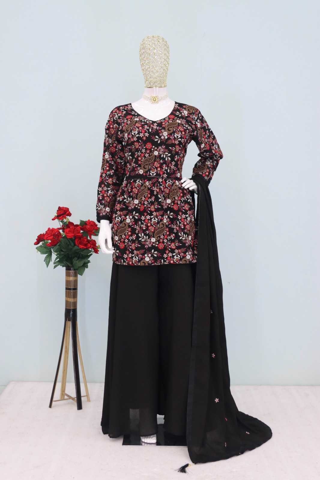 Chinon Ladies Suit