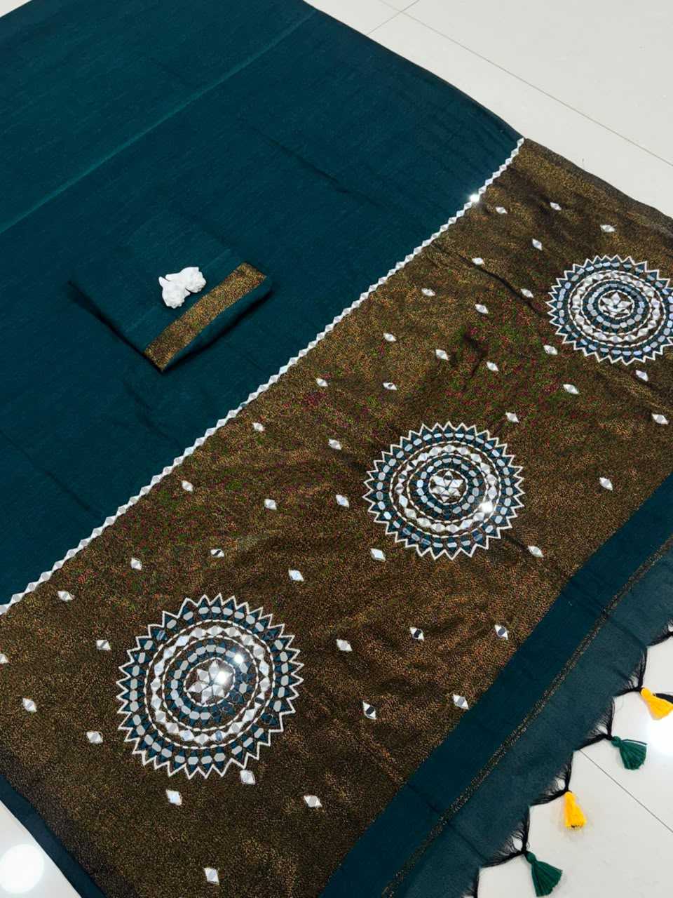 Handloom Silk Designer Saree in Bottle Green
