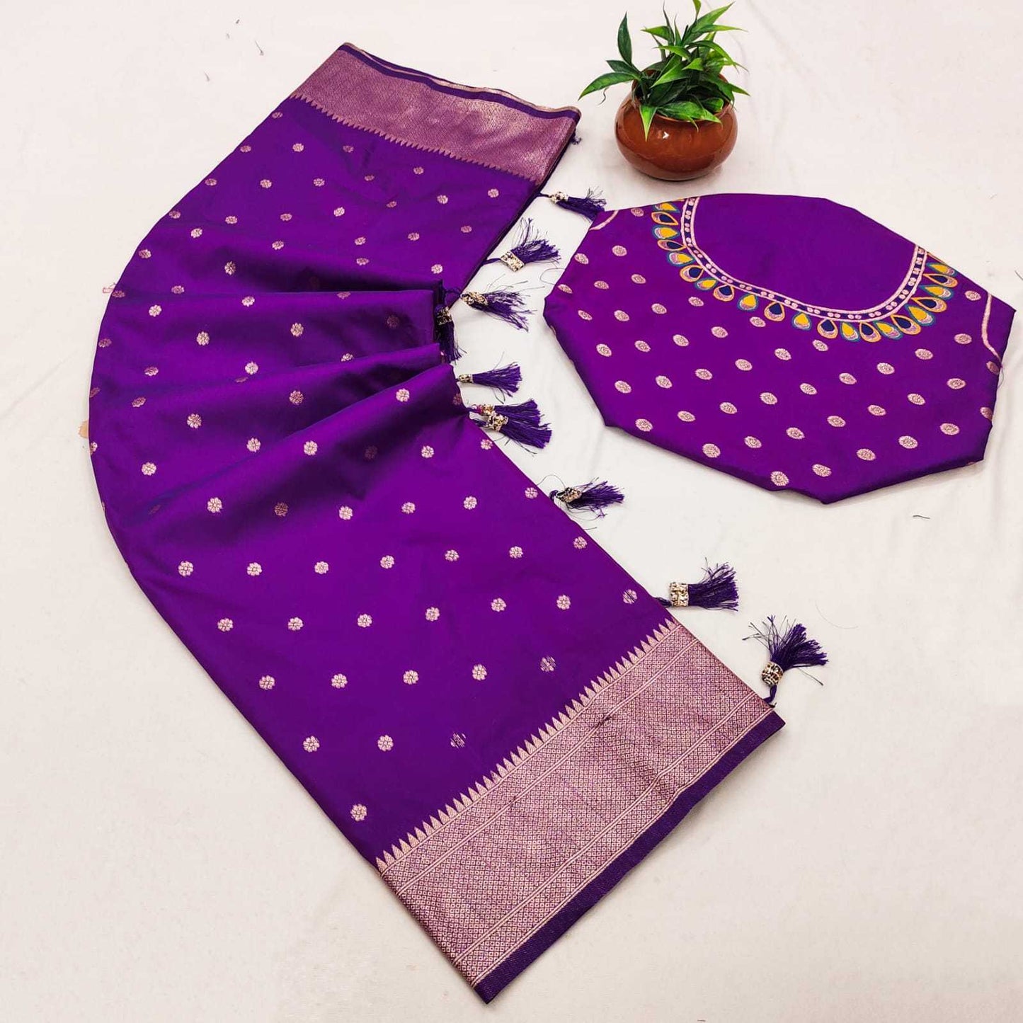 Zari Border Saree