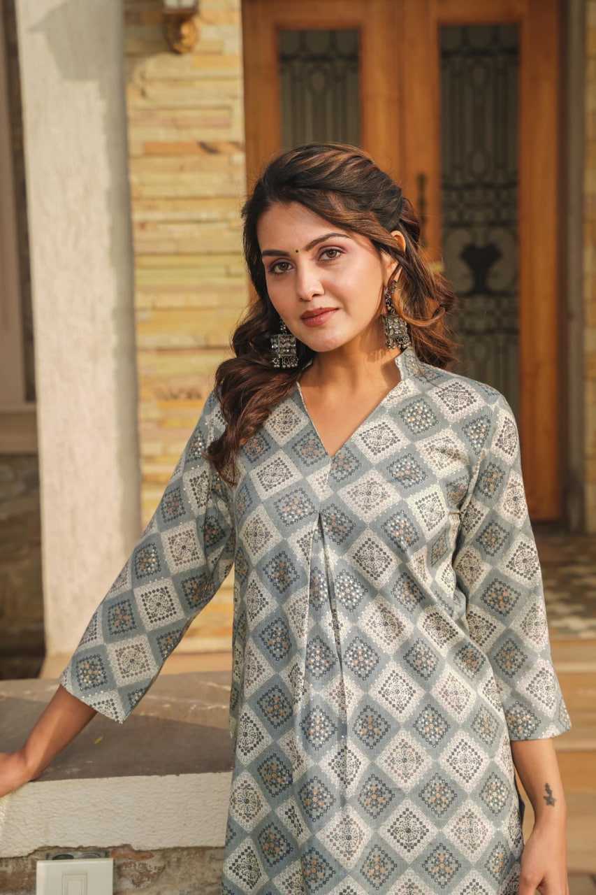 Heavy Rayon Printed Suit in Pink