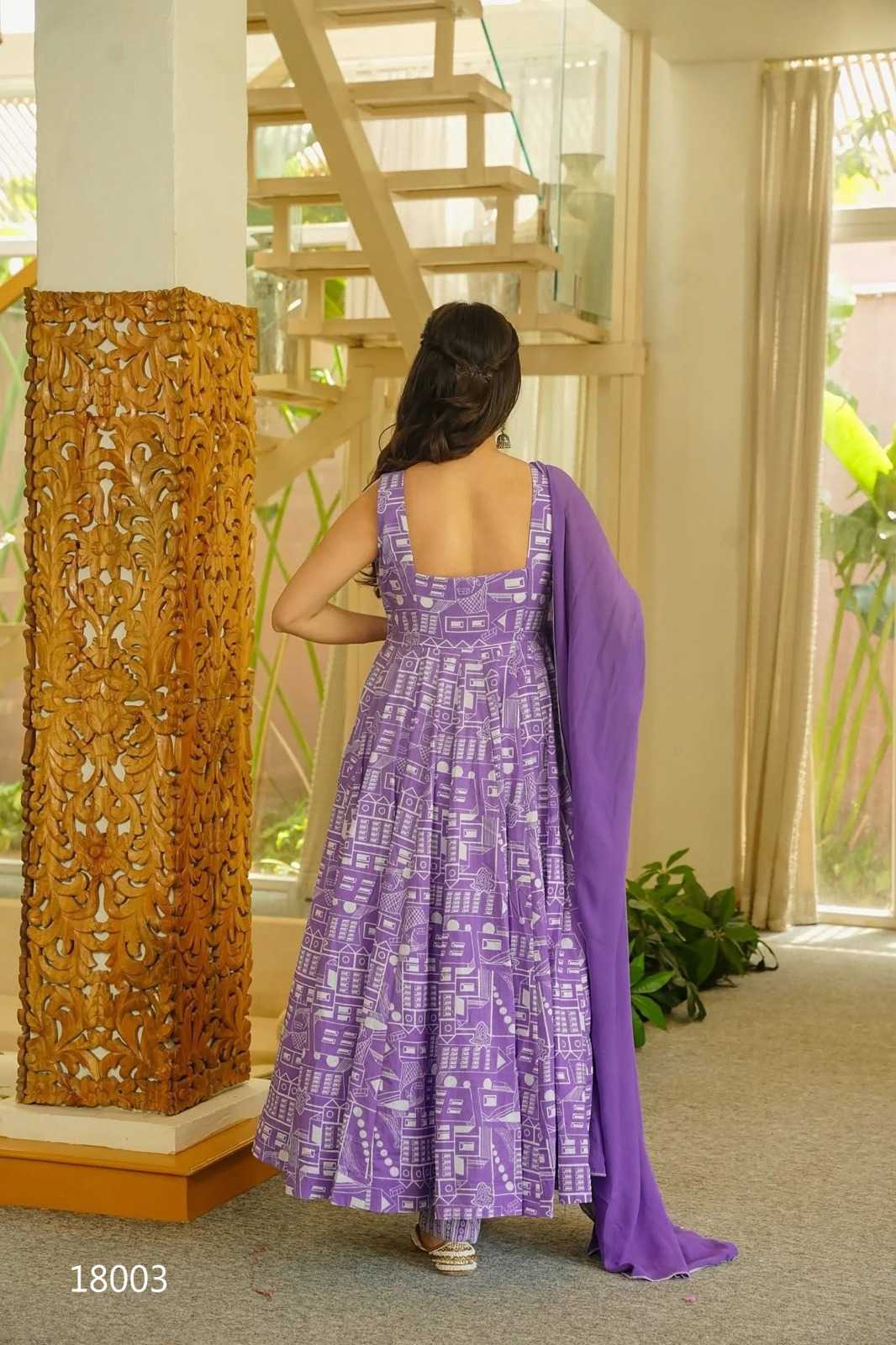 Clora V Heavy Silk Printed Gown