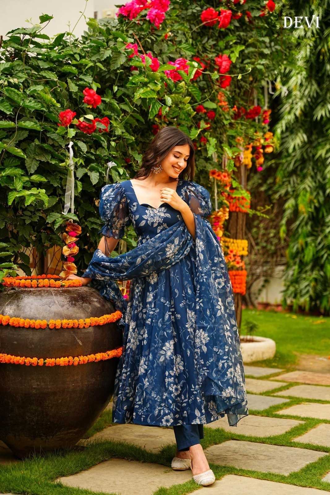 Tabby Silk Printed Gown
