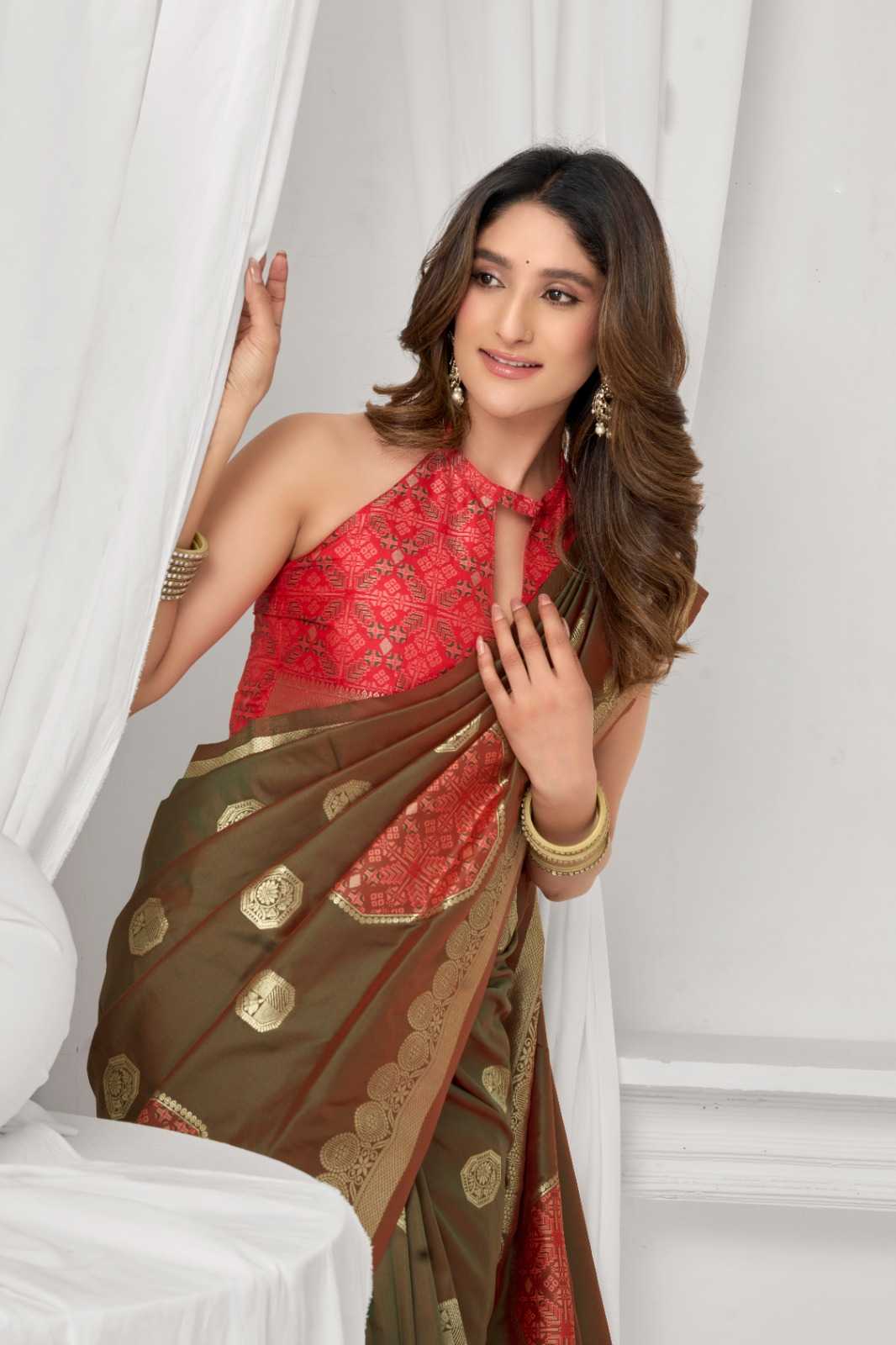 Gobuni Shraddha Soft Silk Heavy Saree