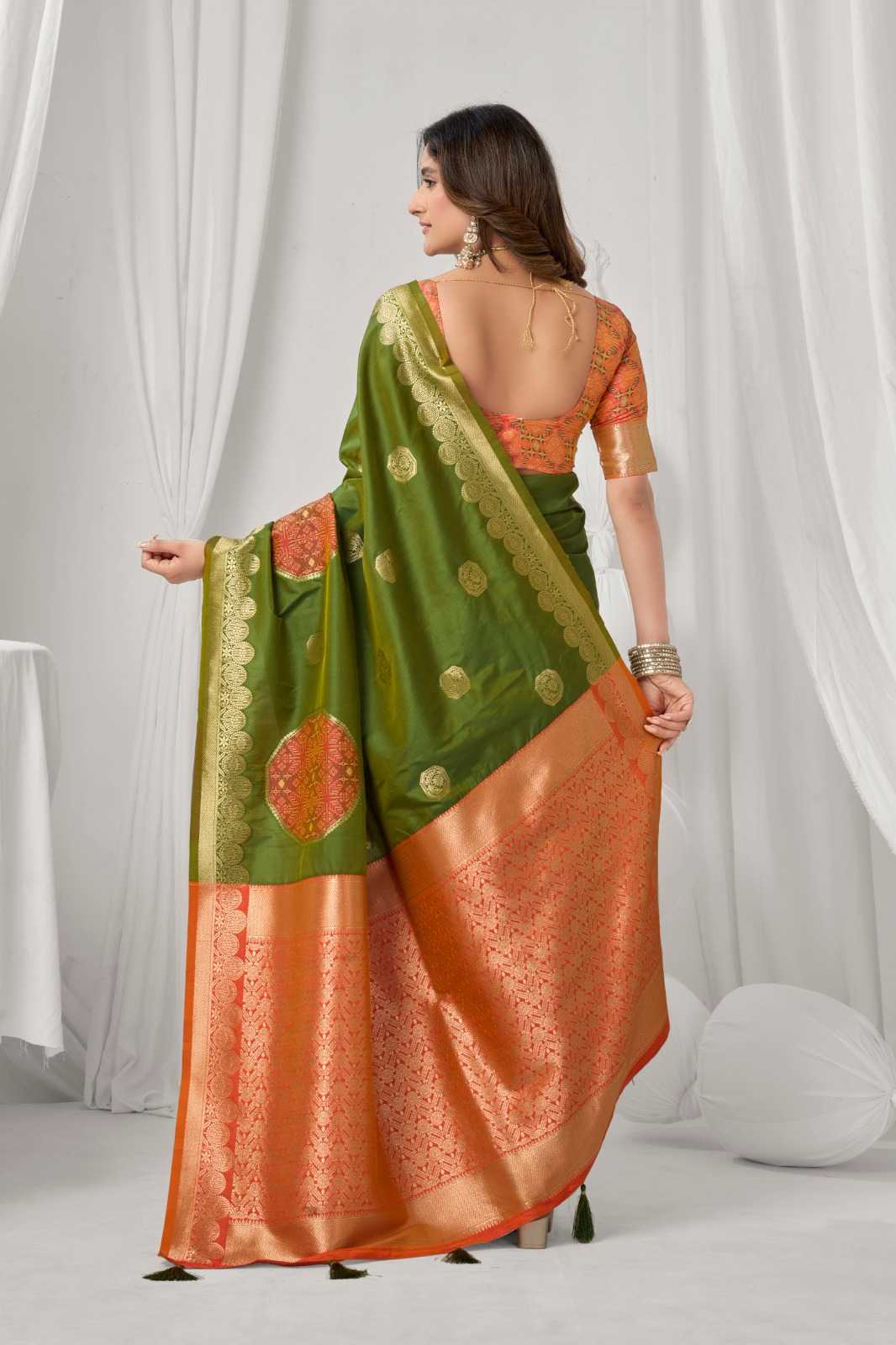 Gobuni Shraddha Soft Silk Heavy Saree