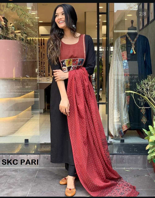 Pari Chinon Silk Ladies Suit