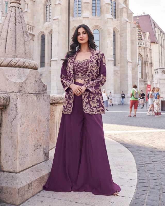Chinon Silk Embroidery Suit 5575