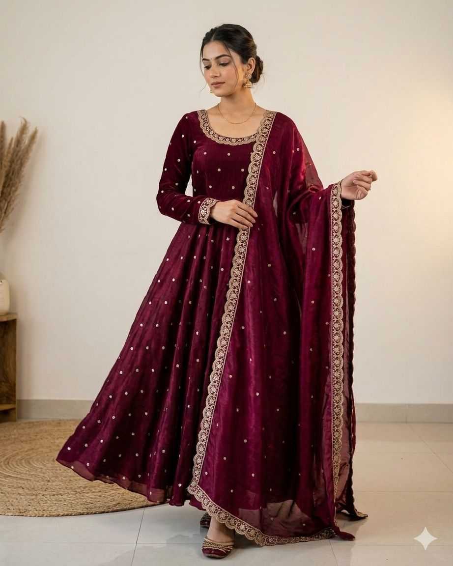 Space Silk Embroidery Gown