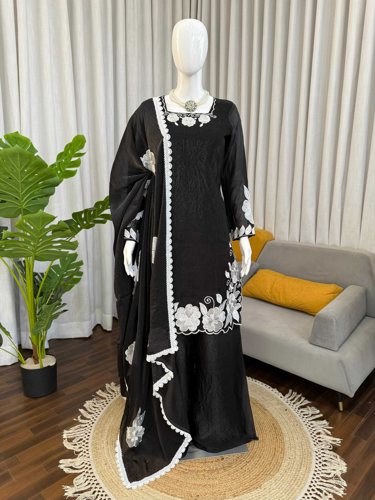 Fendy Embroidery Suit