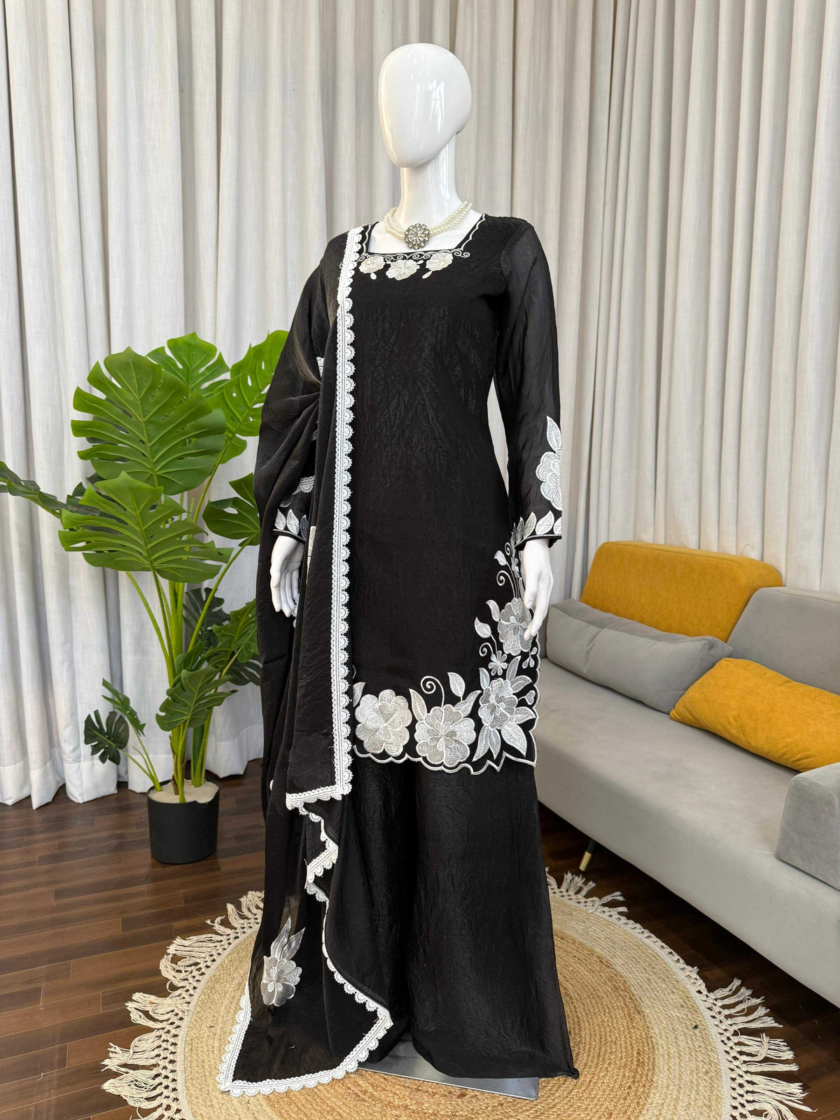 Fendy Embroidery Suit