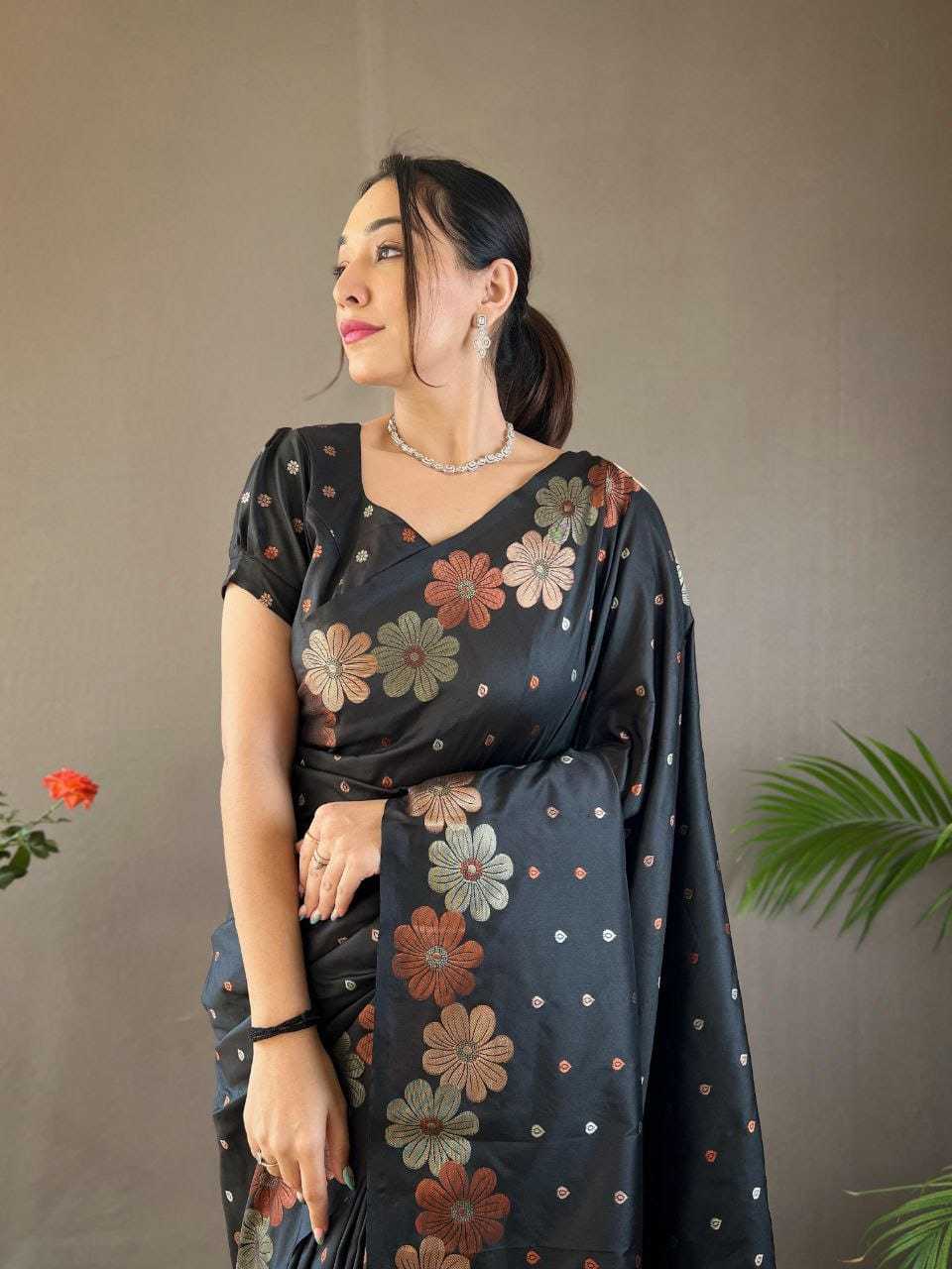 Suhani Soft Silk Zari Border Saree