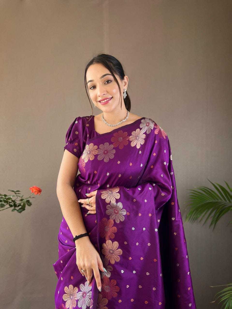 Suhani Soft Silk Zari Border Saree
