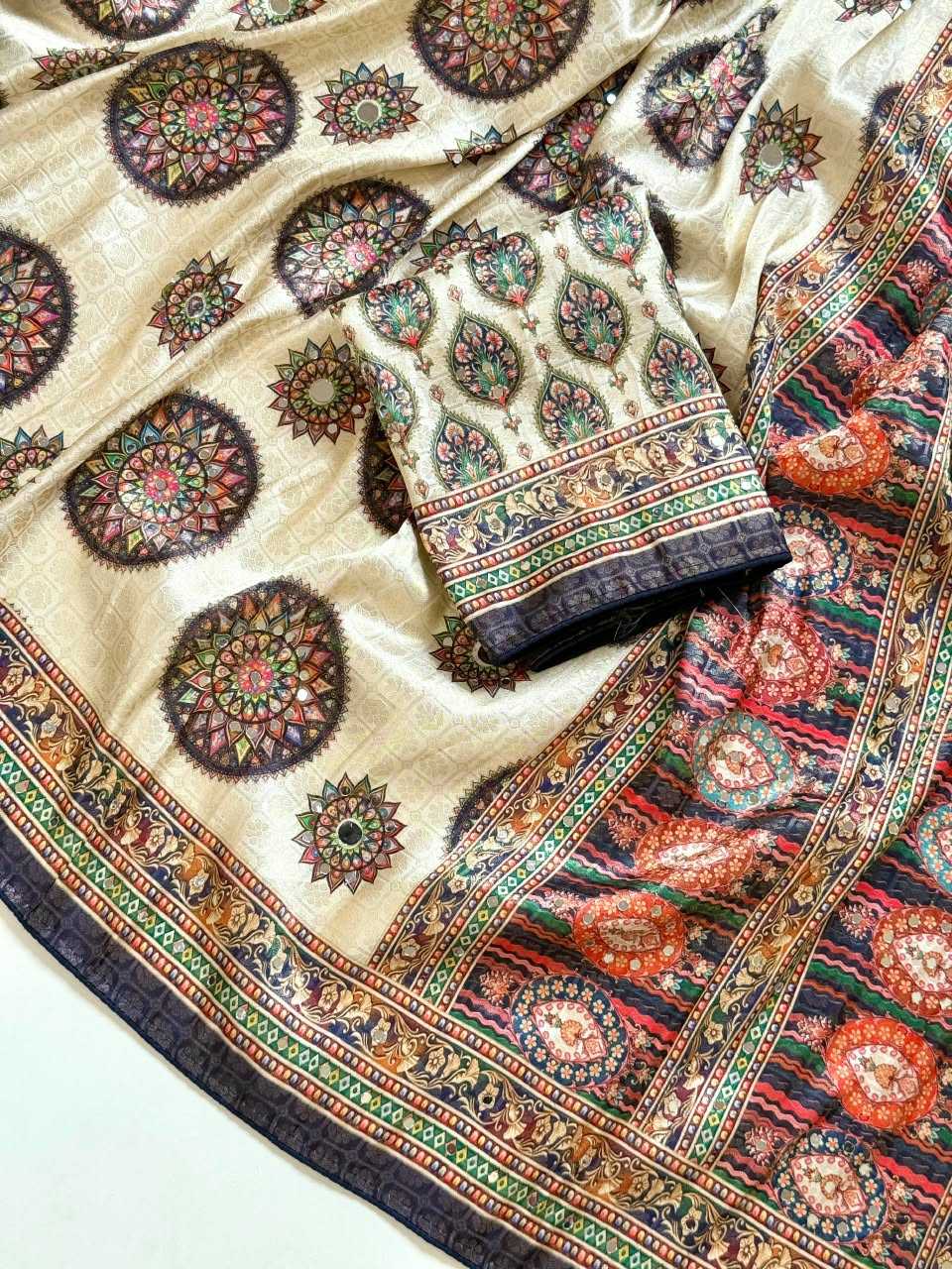 Dola Silk Saree in Pink