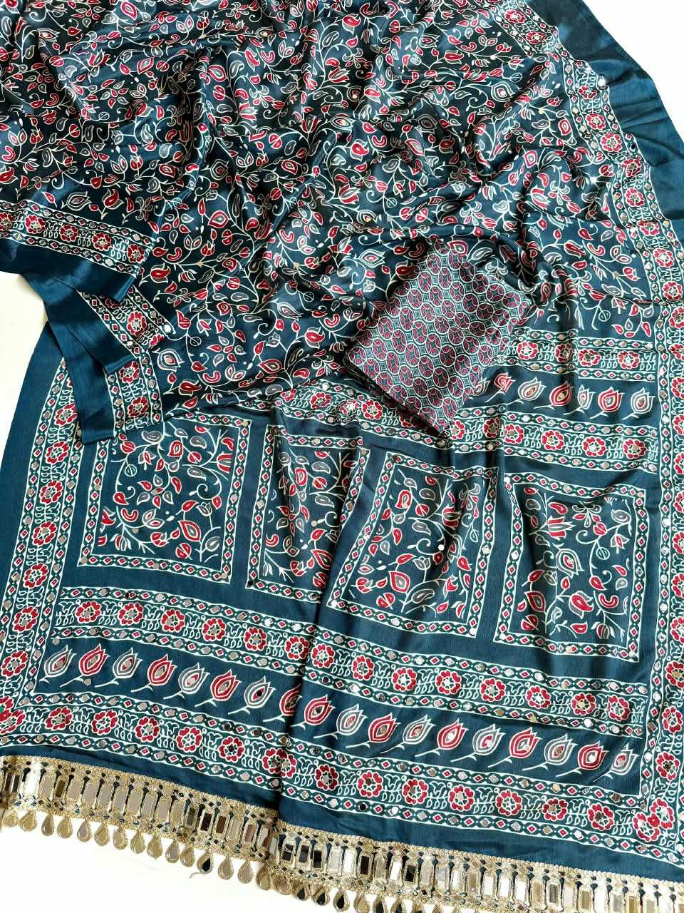 Aamrithika Crepe Silk Soft Saree