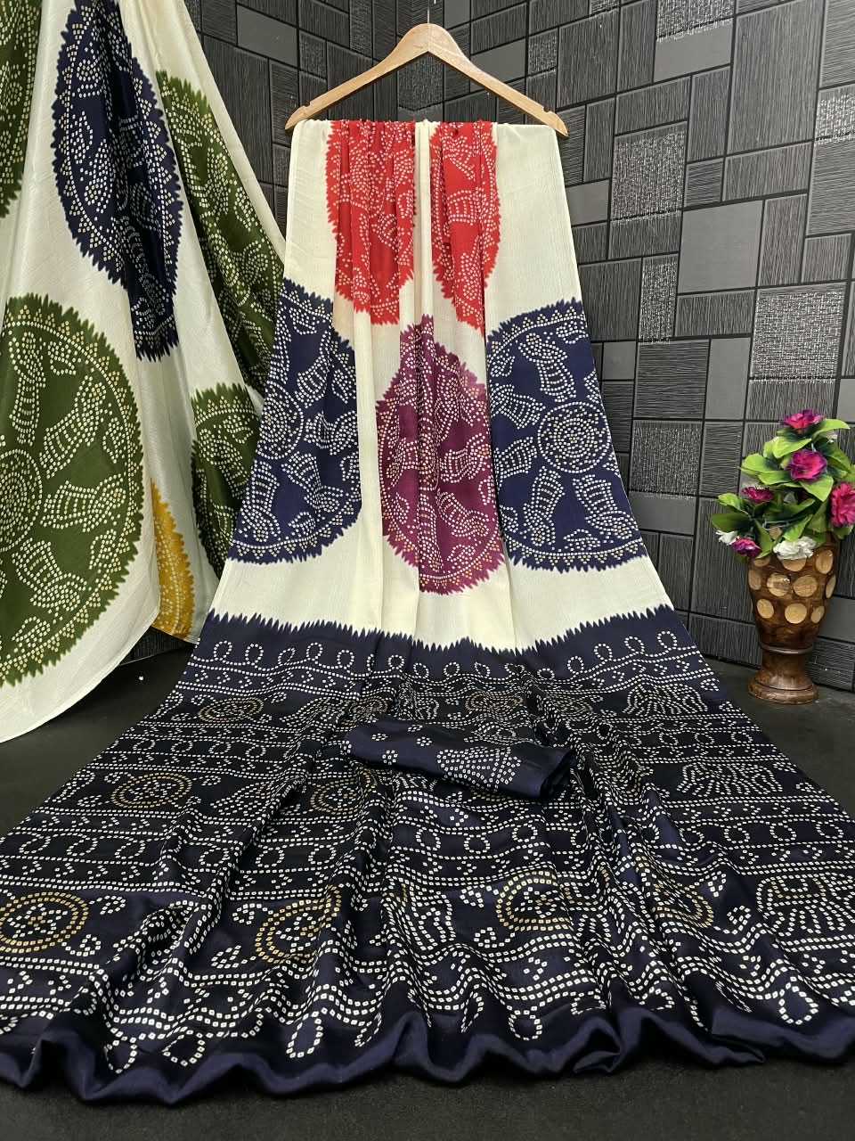 Bandhani Gola Art Silk Printed Saree